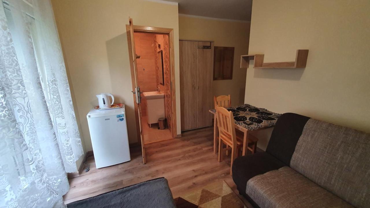 "U Izy" Pokoje Goscinne I Przyczepy Campingowe Mielno (Koszalin) Exterior foto