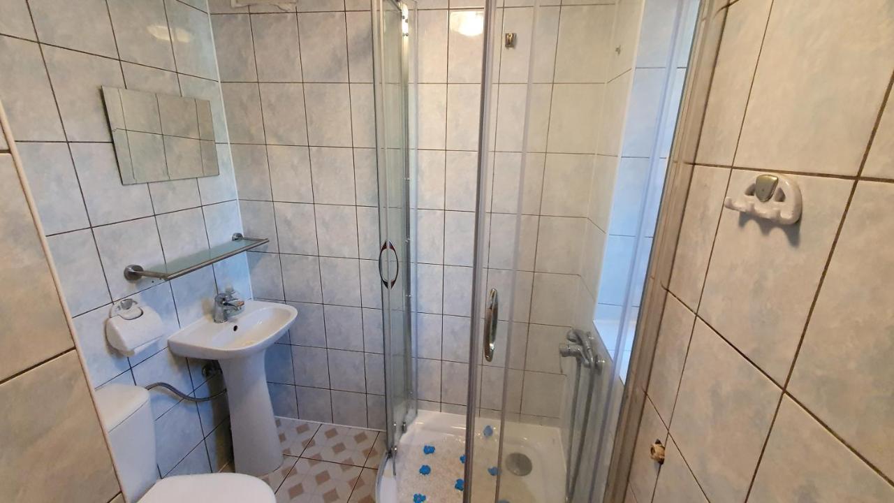 "U Izy" Pokoje Goscinne I Przyczepy Campingowe Mielno (Koszalin) Exterior foto
