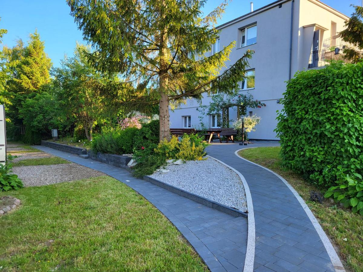 "U Izy" Pokoje Goscinne I Przyczepy Campingowe Mielno (Koszalin) Exterior foto