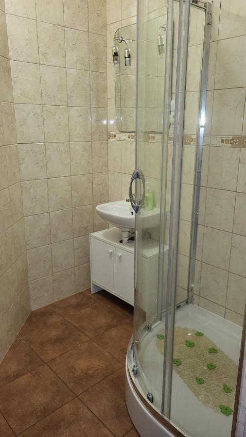"U Izy" Pokoje Goscinne I Przyczepy Campingowe Mielno (Koszalin) Exterior foto