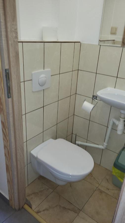 "U Izy" Pokoje Goscinne I Przyczepy Campingowe Mielno (Koszalin) Exterior foto
