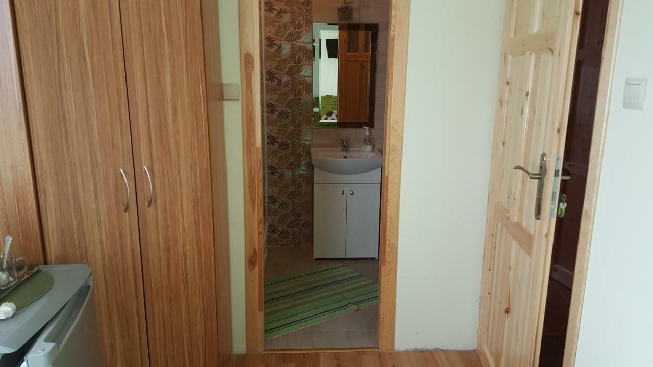 "U Izy" Pokoje Goscinne I Przyczepy Campingowe Mielno (Koszalin) Exterior foto